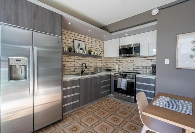 هاستل La Buena Vida Inn