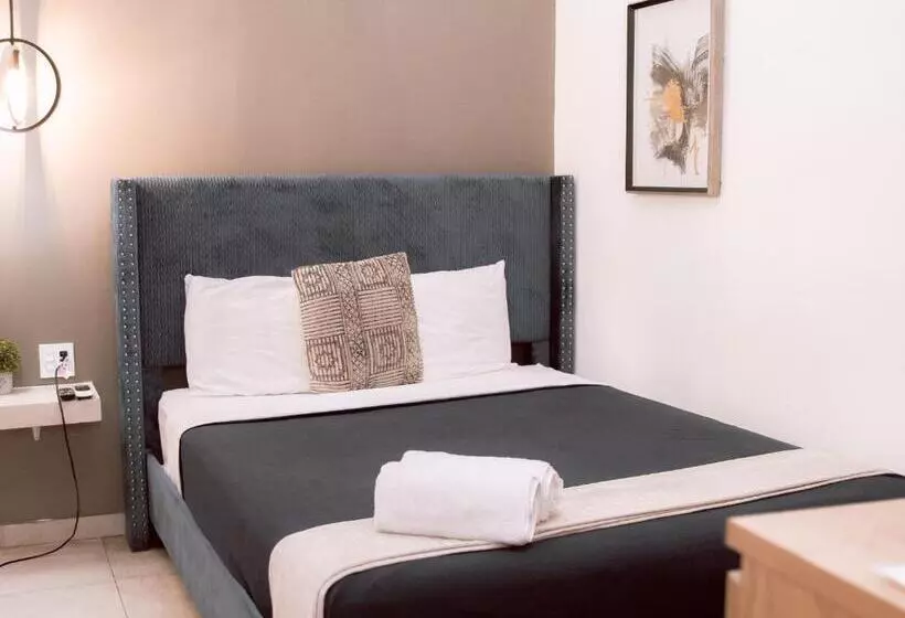 هاستل La Buena Vida Inn