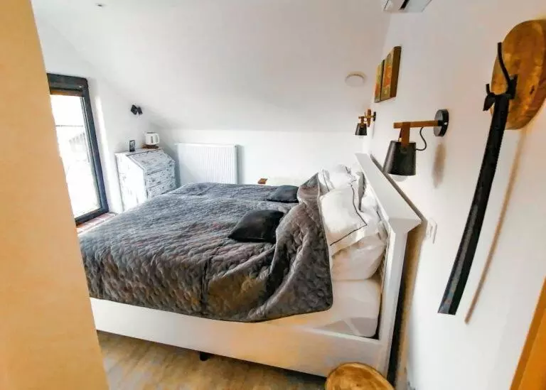 تختخواب و صبحانه D&a Nest