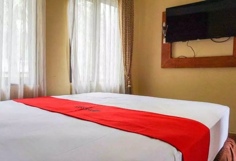 ホテル Reddoorz Plus @ Bukit Sekipan Tawangmangu