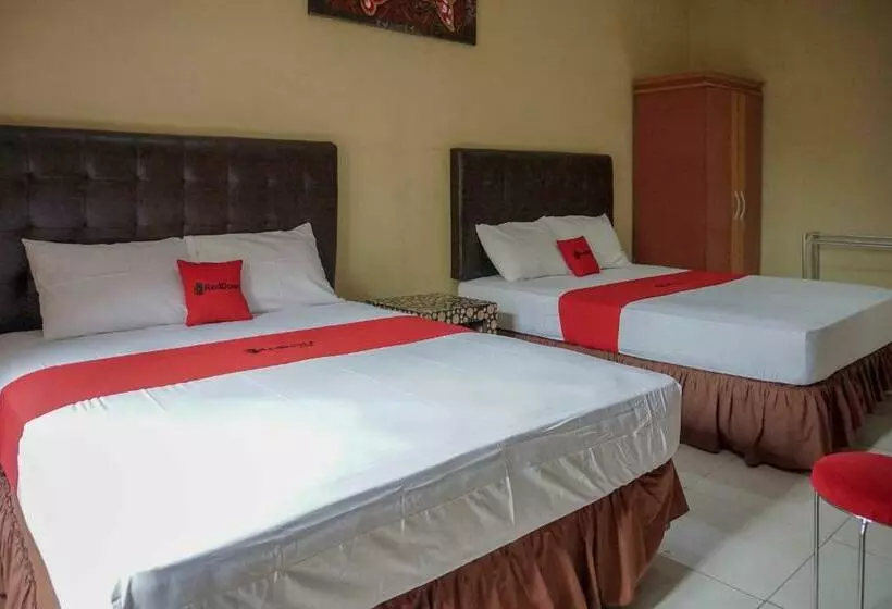 ホテル Reddoorz Plus @ Bukit Sekipan Tawangmangu