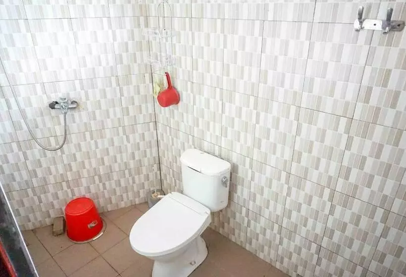 ホテル Reddoorz Plus @ Bukit Sekipan Tawangmangu