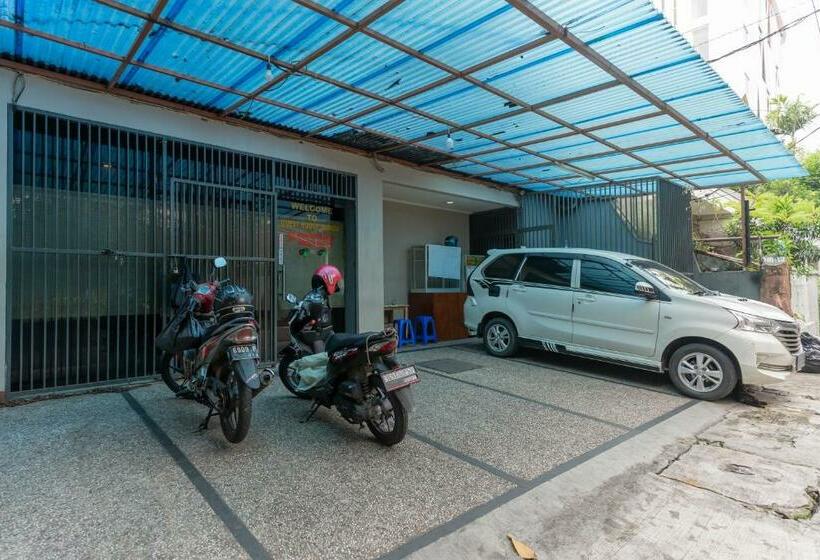 酒店 Reddoorz Near Stasiun Juanda Jakarta