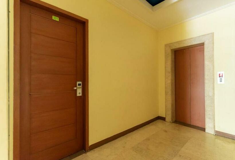 酒店 Reddoorz Near Stasiun Juanda Jakarta