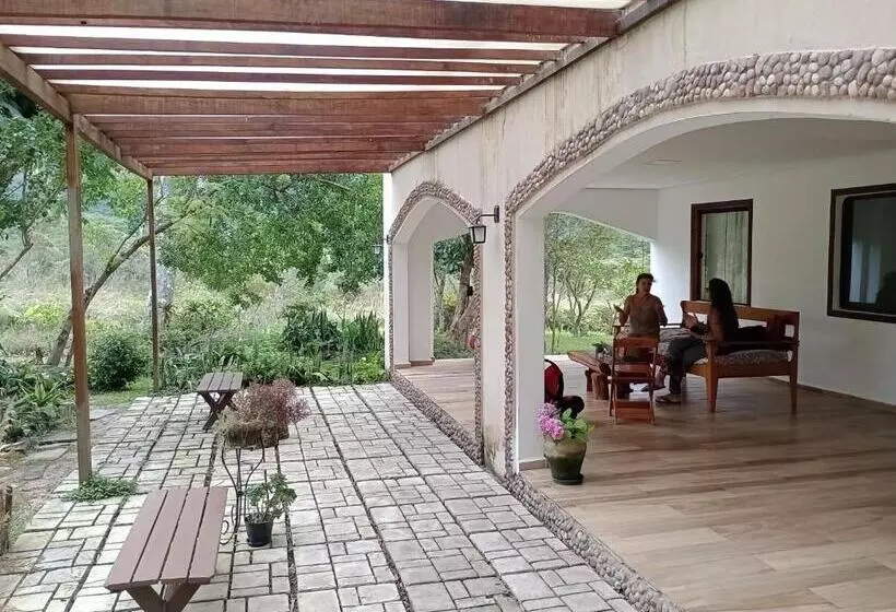 ユースホステル Pousada Canto Das Cachoeiras