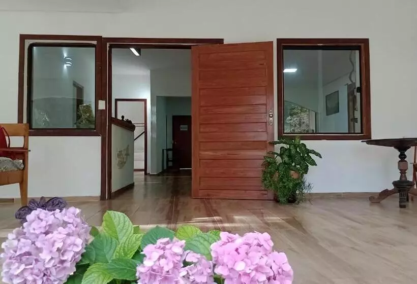 ユースホステル Pousada Canto Das Cachoeiras