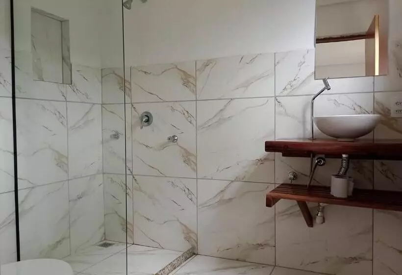 ユースホステル Pousada Canto Das Cachoeiras