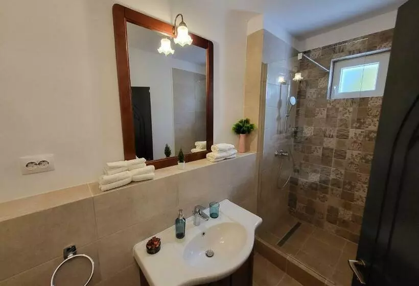 Bed and Breakfast Dinvis Apartments