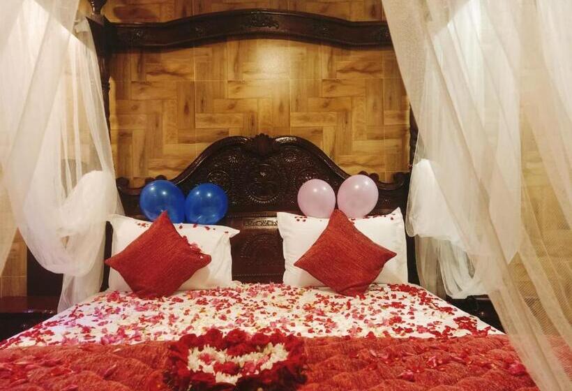 فندق Hyders Park  The Luxury