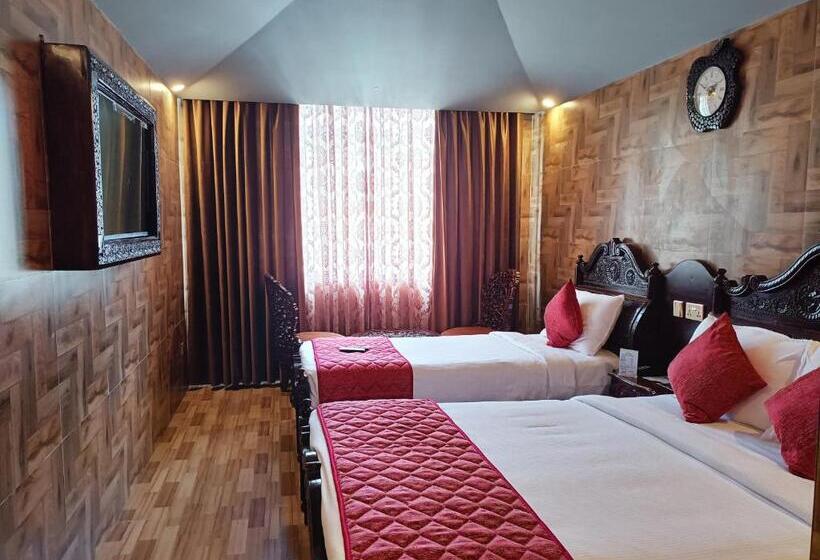 فندق Hyders Park  The Luxury