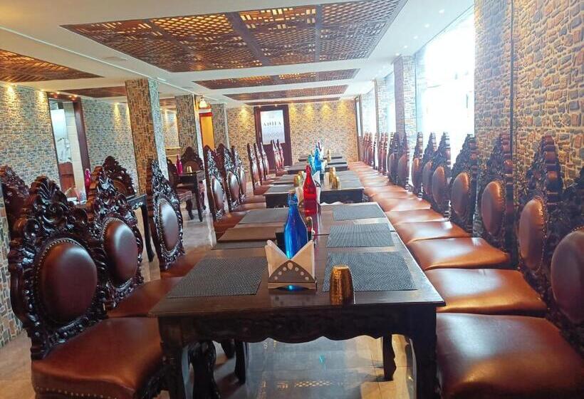 فندق Hyders Park  The Luxury