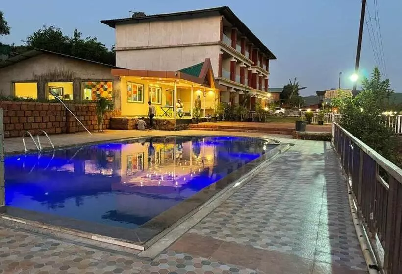 ホテル Khushi Riverside Resort & Spa
