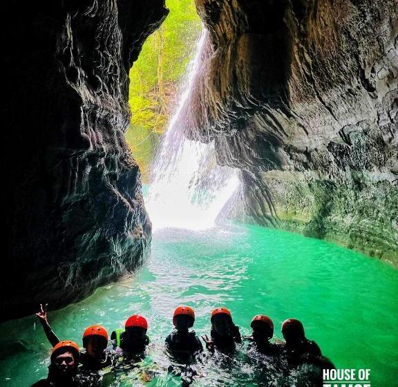 호스텔 House Of Tamse Laagans Inn