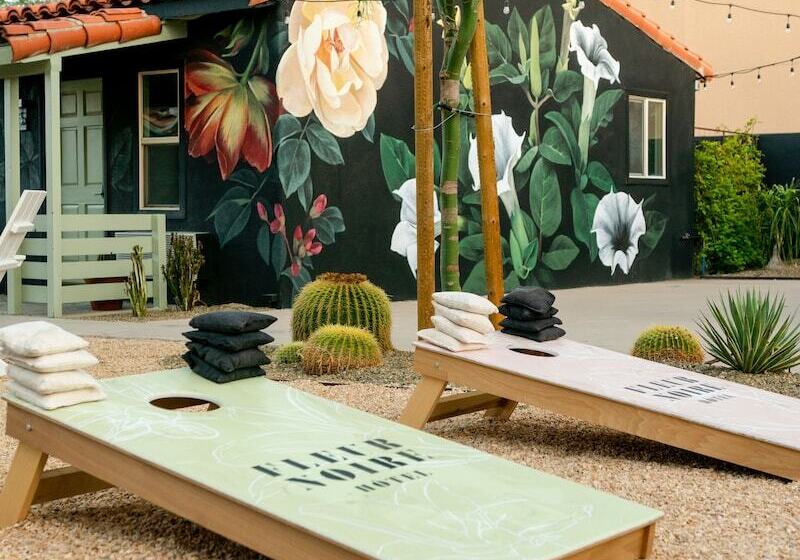 Отель Fleur Noire