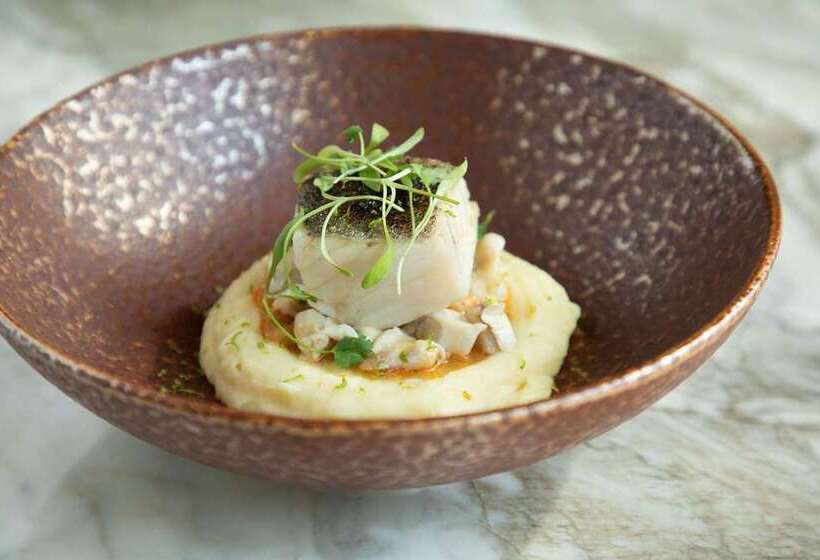 Se Catedral Hotel Porto, Tapestry Collection By Hilton