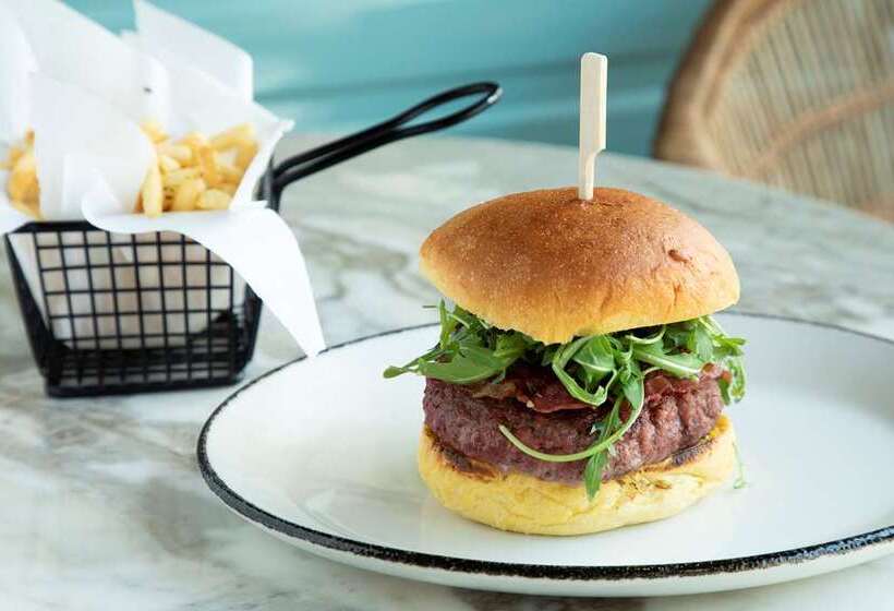 Se Catedral Hotel Porto, Tapestry Collection By Hilton