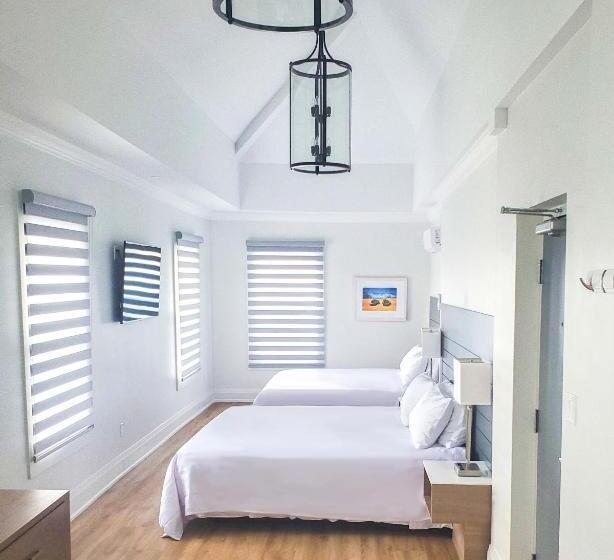 Colonial Hotel & Suites