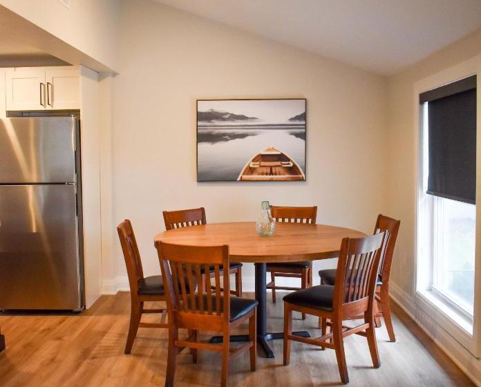 Colonial Hotel & Suites