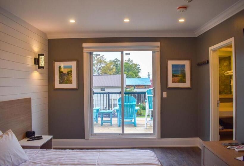 Colonial Hotel & Suites