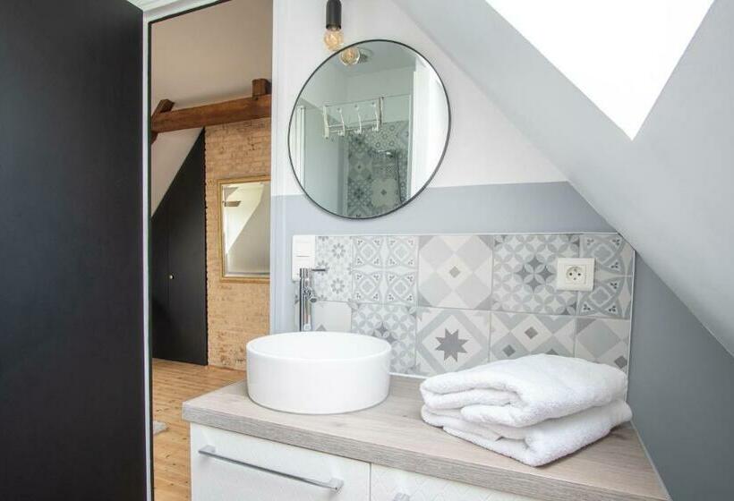 مبيت وإفطار Le Manoir Des Falaises   Chambres D Hôtes