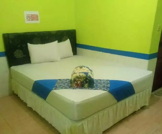 Hotelli Indah Grogot Syariah Mitra Reddoorz