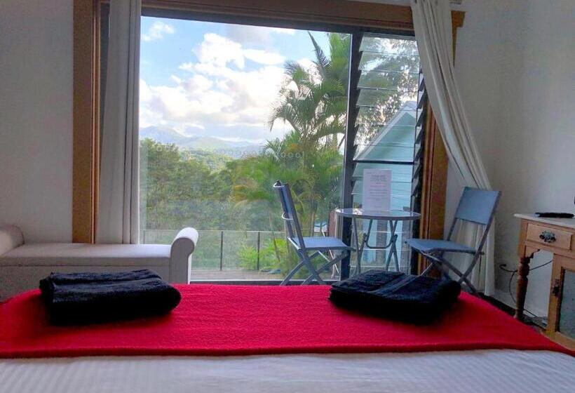 펜션 The Golden Retreat Pool House