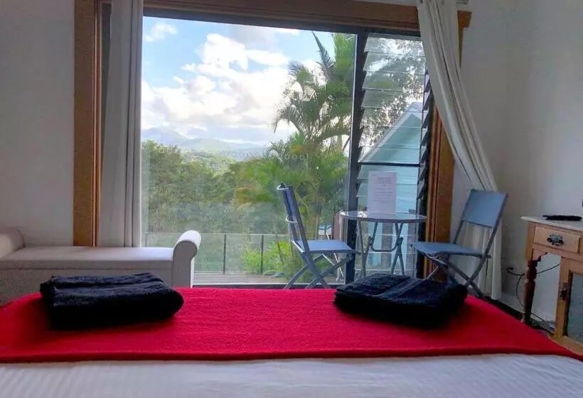 ペンション The Golden Retreat Pool House