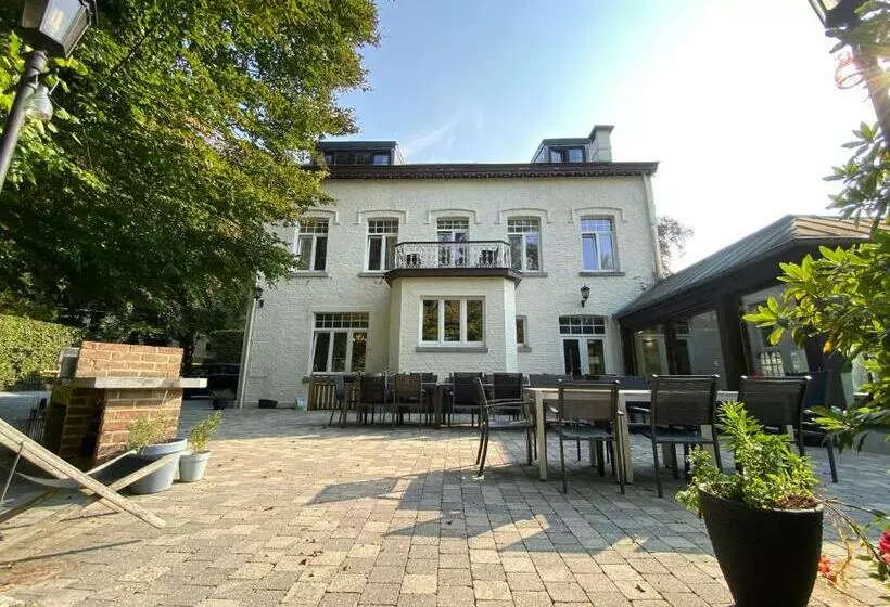 تختخواب و صبحانه Le Tri Renard Spa