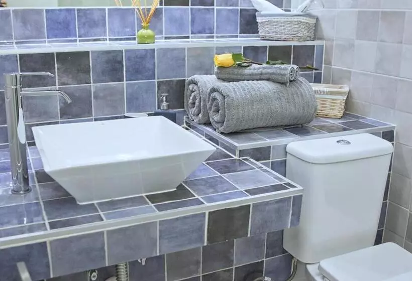 تختخواب و صبحانه T Homes   Cuenca