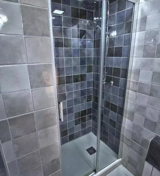 تختخواب و صبحانه T Homes   Cuenca