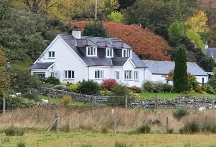 Clachan Farmhouse B & B