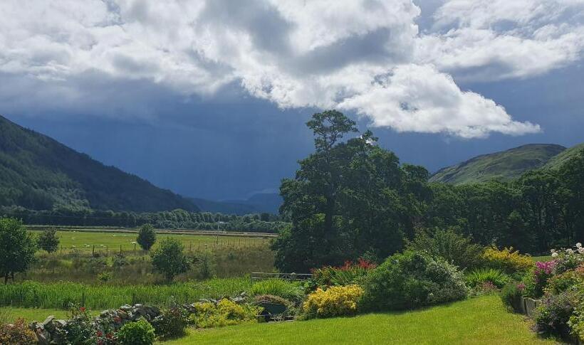 Clachan Farmhouse B & B