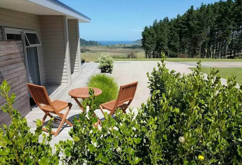 Hot Water Beach Lookout B&b