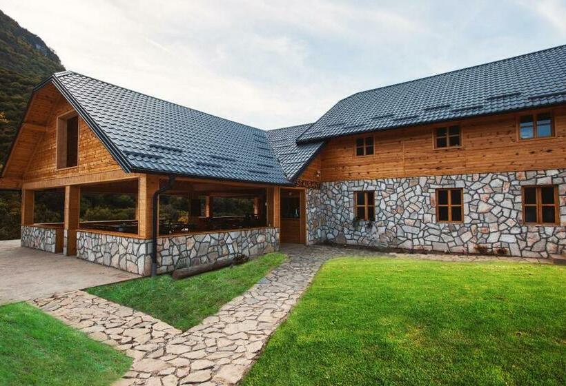 Outdoor Resort Tarasport