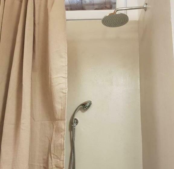 بنسيون Casa Zazalica