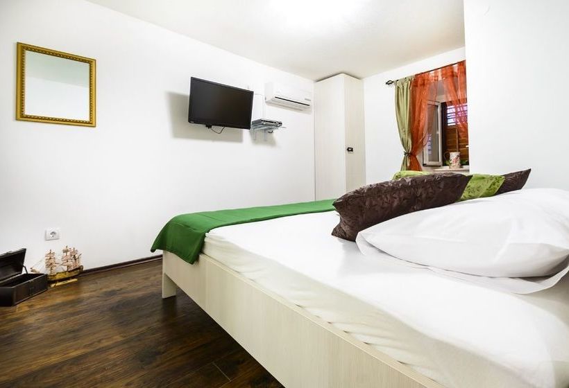 בית מלון כפרי Apartments Plaza