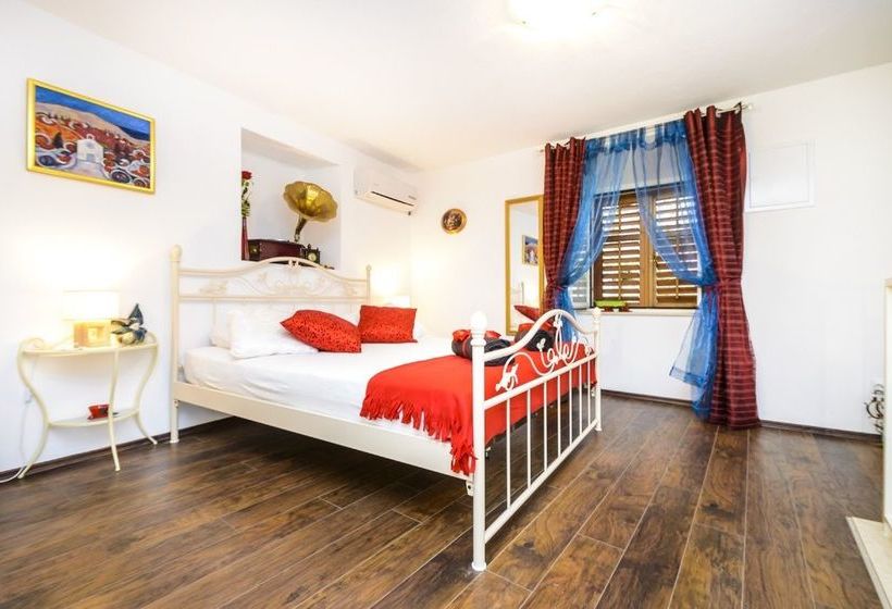 בית מלון כפרי Apartments Plaza