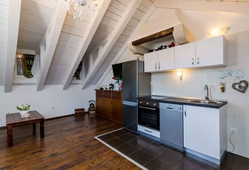 Отель Apartments Plaza