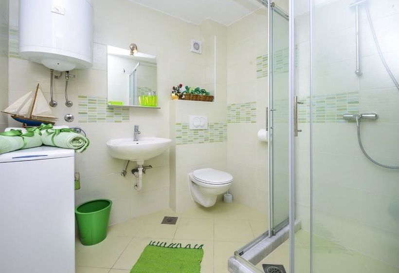 בית מלון כפרי Apartments Plaza