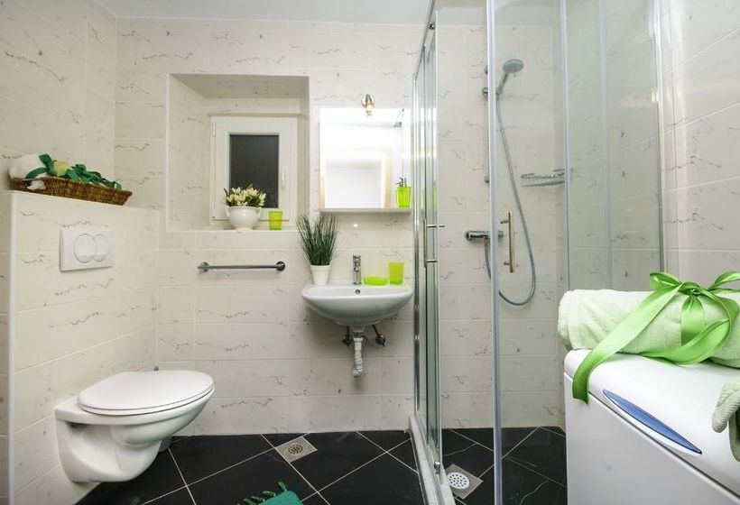 בית מלון כפרי Apartments Plaza