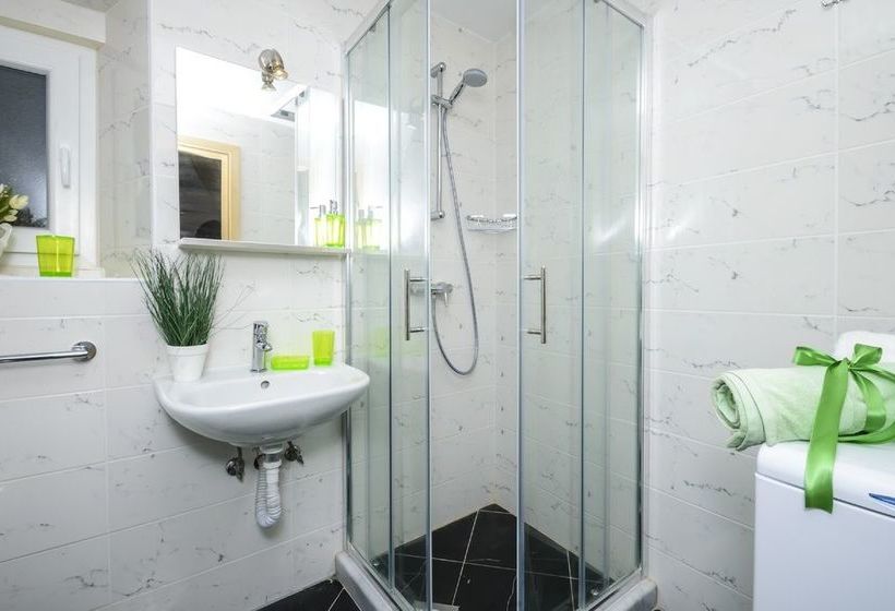 בית מלון כפרי Apartments Plaza