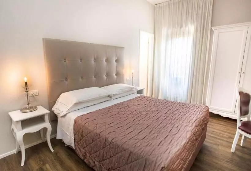 בית מלון כפרי Degli Oleandri