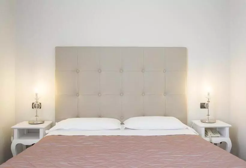 בית מלון כפרי Degli Oleandri