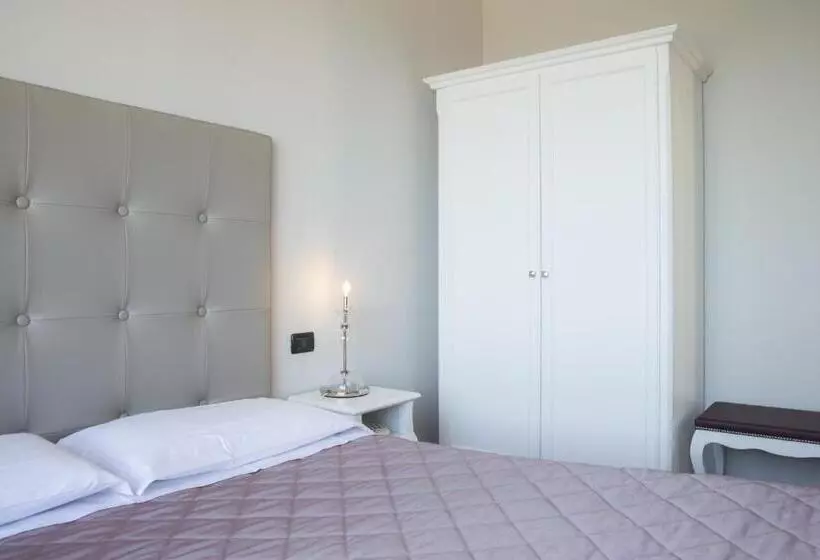 בית מלון כפרי Degli Oleandri