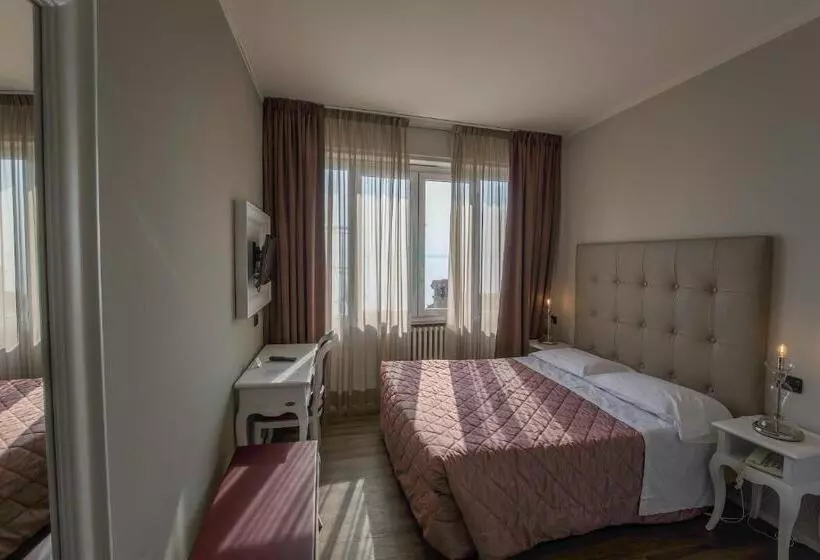 בית מלון כפרי Degli Oleandri