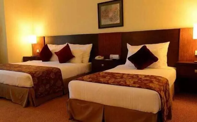 ホテル The Grand Puteri