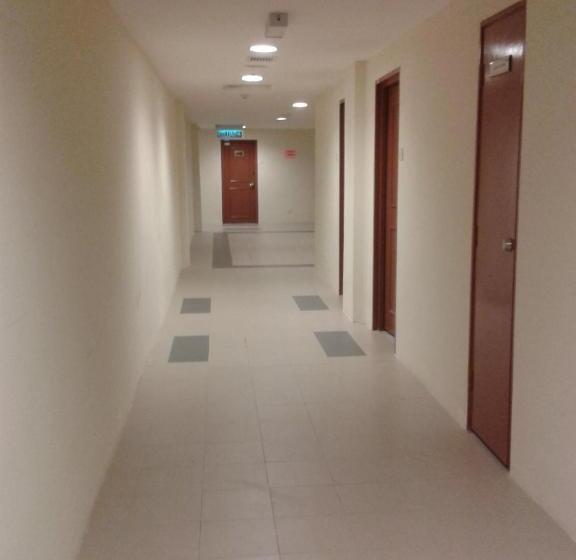 Отель The Grand Puteri