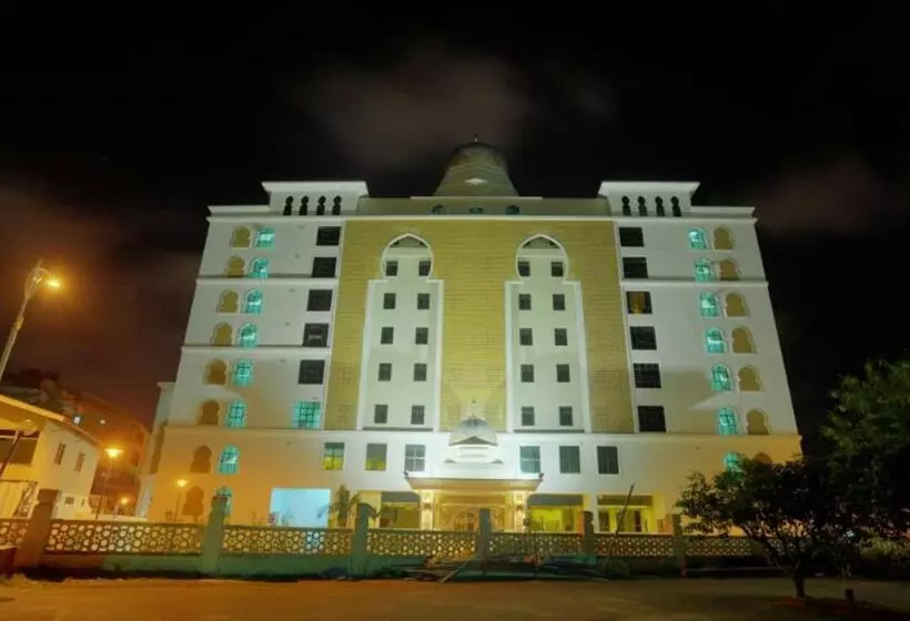 ホテル The Grand Puteri