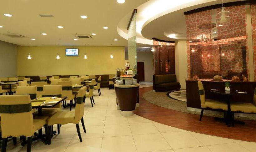 Отель The Grand Puteri