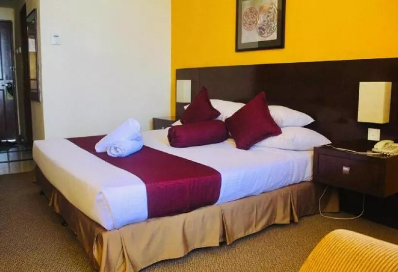 ホテル The Grand Puteri